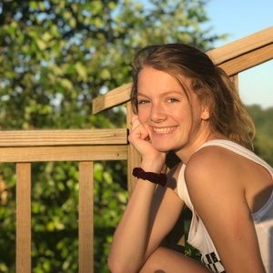 Meet your Posher, Olivia